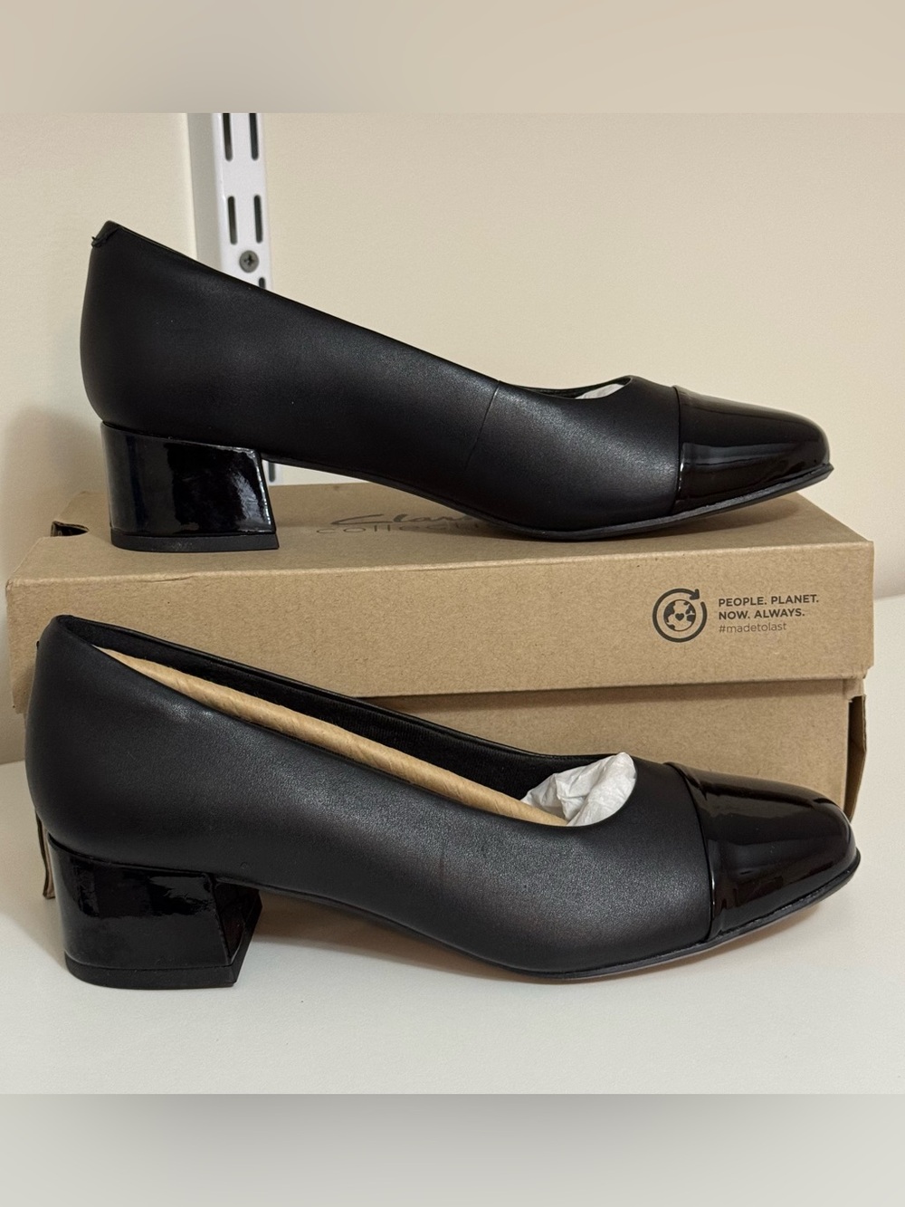 Clarks Collection Women's Marilyn Sara Pumps in Black Combo Leather size 6.5M - Picture 2 of 6
